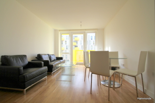  Image of 1 bedroom Flat to rent in Trafalgar Gardens London E1 at Sculpture Apartments Vivo Development London, E1 3FW