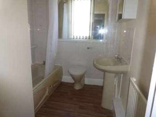  Image of 2 bedroom Flat to rent in Seabank Court Porthcawl CF36 at Porthcawl  Porthcawl, CF36 3AQ
