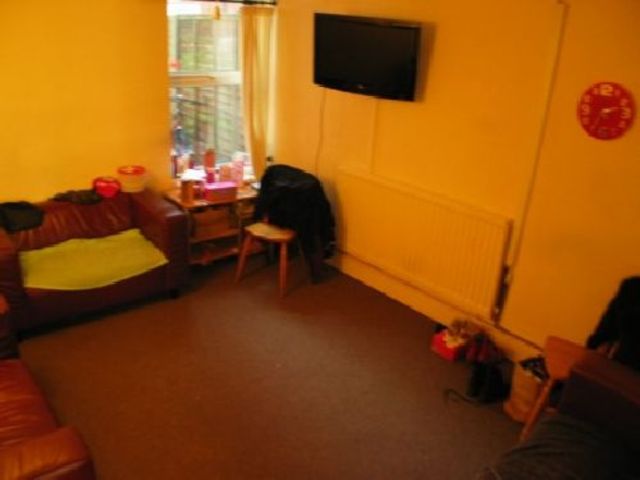  Image of 7 bedroom House Share to rent in Selly Hill Road Selly Oak Birmingham B29 at Selly Oak West Midlands Selly Oak, B29 7DL