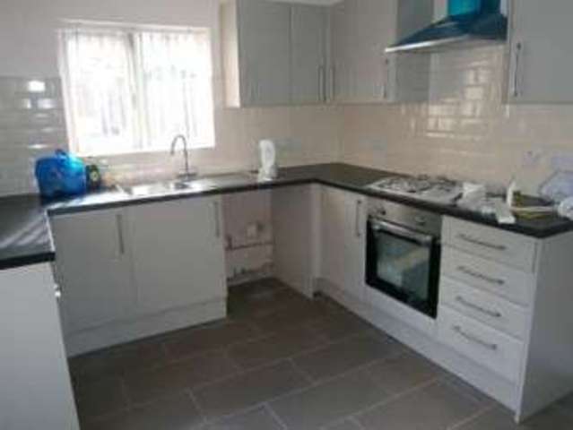  Image of 4 bedroom Detached house to rent in Seventh Avenue London E12 at Seventh Avenue  Manor Park, E12 5JQ