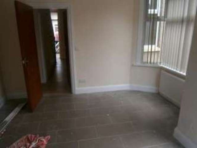  Image of 4 bedroom Detached house to rent in Seventh Avenue London E12 at Seventh Avenue  Manor Park, E12 5JQ