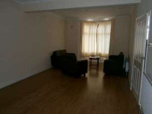  Image of 5 bedroom Terraced house to rent in Seventh Avenue London E12 at Seventh Avenue  Manor Park, E12 5JH