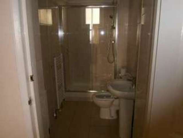  Image of 5 bedroom Terraced house to rent in Seventh Avenue London E12 at Seventh Avenue  Manor Park, E12 5JH