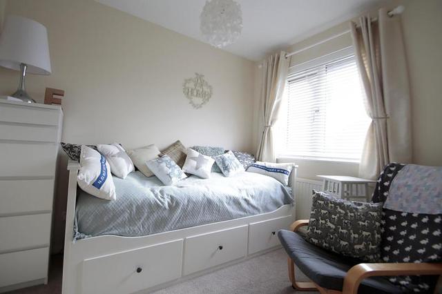  Image of 3 bedroom Terraced house to rent in Shaw Drive Walton-on-Thames KT12 at Walton-On-Thames, KT12 2LP