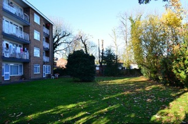  Image of 1 bedroom Flat to rent in Chase Side London N14 at Sheridan Lodge Southgate London, N14 4PJ
