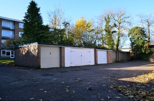  Image of 1 bedroom Flat to rent in Chase Side London N14 at Sheridan Lodge Southgate London, N14 4PJ