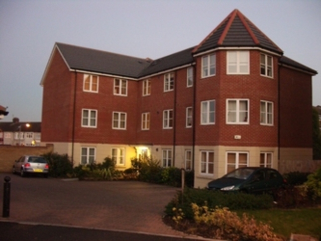  Image of 2 bedroom Flat to rent in Sherman Gardens Chadwell Heath Romford RM6 at Sherman Garden  Chadwell Heath, RM6 4AX