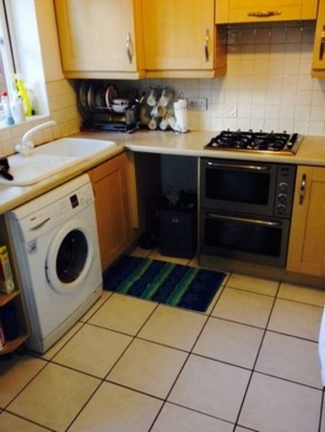  Image of 3 bedroom End of Terrace to rent in Sherman Gardens Chadwell Heath Romford RM6 at SHERMAN GARDEN CHADWELL HEATH Marks Gate, RM6 4AX