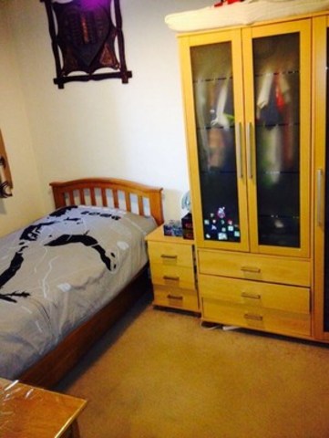  Image of 3 bedroom End of Terrace to rent in Sherman Gardens Chadwell Heath Romford RM6 at SHERMAN GARDEN CHADWELL HEATH Marks Gate, RM6 4AX