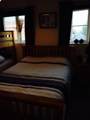  Image of 3 bedroom End of Terrace to rent in Sherman Gardens Chadwell Heath Romford RM6 at SHERMAN GARDEN CHADWELL HEATH Marks Gate, RM6 4AX