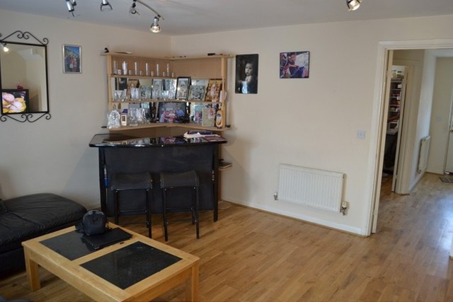  Image of 3 bedroom End of Terrace to rent in Sherman Gardens Chadwell Heath Romford RM6 at Sherman Gardens  Chadwell Heath, RM6 4AX