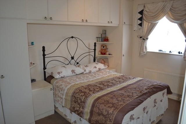  Image of 3 bedroom End of Terrace to rent in Sherman Gardens Chadwell Heath Romford RM6 at Sherman Gardens  Chadwell Heath, RM6 4AX