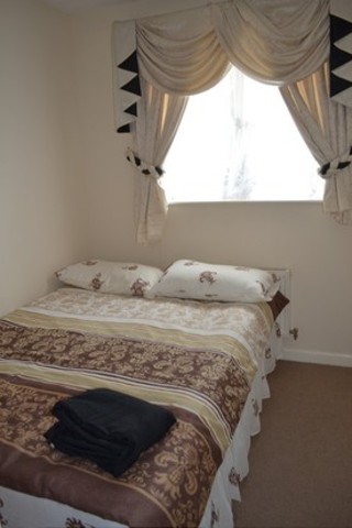  Image of 3 bedroom End of Terrace to rent in Sherman Gardens Chadwell Heath Romford RM6 at Sherman Gardens  Chadwell Heath, RM6 4AX