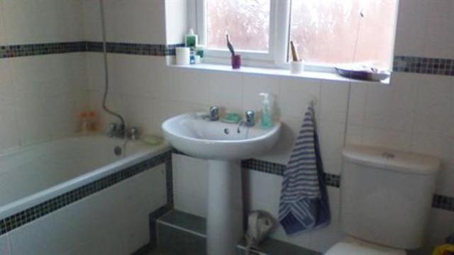  Image of 3 bedroom Flat to rent in Shipcote Terrace Gateshead NE8 at Shipcote Terrace  Gateshead, NE8 4AA