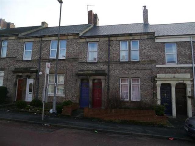 Image of 3 bedroom Flat to rent in Shipcote Terrace Gateshead NE8 at Shipcote Terrace  Gateshead, NE8 4AA