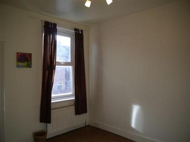  Image of 3 bedroom Flat to rent in Shipcote Terrace Gateshead NE8 at Shipcote Terrace  Gateshead, NE8 4AA