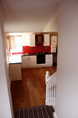  Image of 2 bedroom Flat to rent in Sholebroke Avenue Leeds LS7 at Sholebroke Avenue  Potternewton, Leeds, West York, LS7 3HD