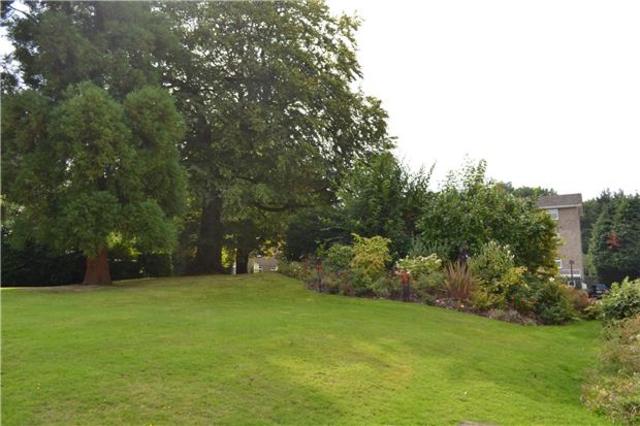  Image of 2 bedroom Flat to rent in Shrublands Court Sandrock Road Tunbridge Wells TN2 at Sandrock Road  Kent, TN2 3PS