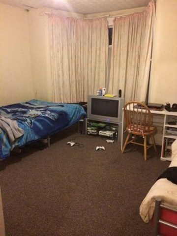  Image of 3 bedroom Terraced house to rent in Skeffington Road London E6 at SKEFFINGTON ROAD  EAST HAM, E6 2NA