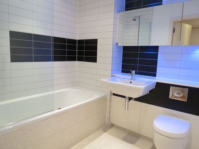  Image of 2 bedroom Apartment to rent in Goulden Street Manchester M4 at 49 Goulden Street  Manchester City, M4 5EL