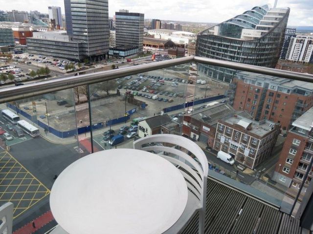  Image of 2 bedroom Apartment to rent in Goulden Street Manchester M4 at 49 Goulden Street  Manchester City, M4 5EL