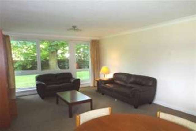  Image of 2 bedroom Flat to rent in Hermitage Walk London E18 at London, E18 2DE