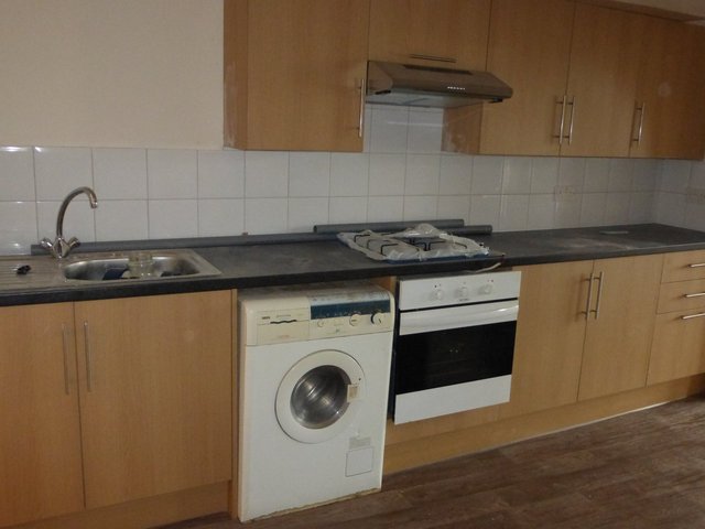  Image of 3 bedroom Flat to rent in Solihull Lane Hall Green Birmingham B28 at SOLIHULL LANE  BIRMINGHAM, B28 9LS