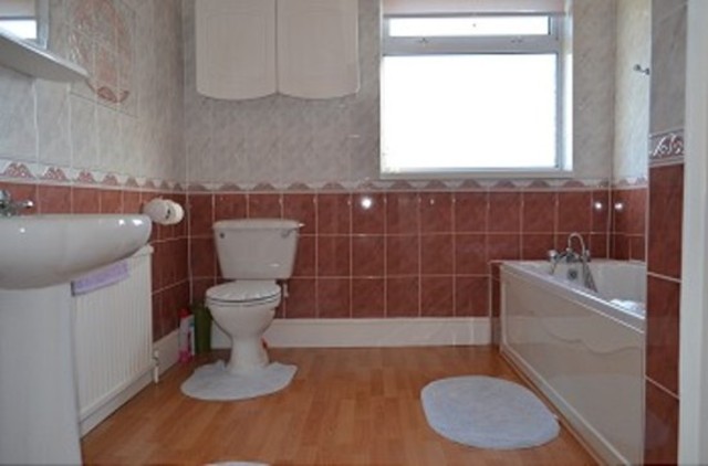  Image of 3 bedroom Detached house to rent in Solna Road London N21 at Solna Road  Winchmore Hill, N21 2JE