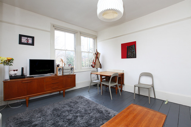  Image of 3 bedroom Apartment for sale in South Croxted Road London SE21 at South Croxted Road  Sydenham Hill, SE21 8AY