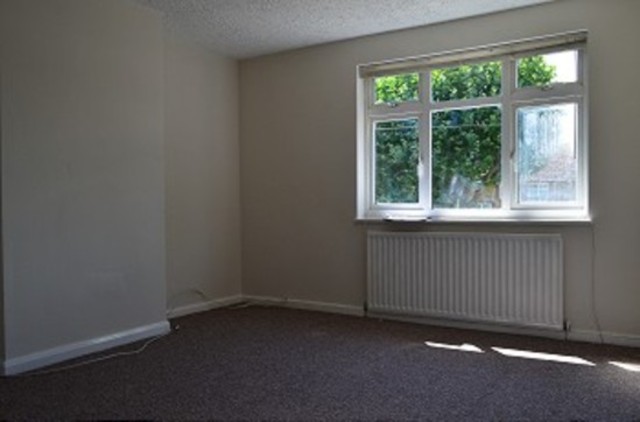 Image of House Share to rent in Sweet Briar Green London N9 at South Eastern Avenue  Edmonton, N9 9NJ