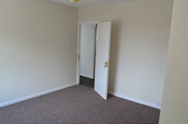  Image of House Share to rent in Sweet Briar Green London N9 at South Eastern Avenue  Edmonton, N9 9NJ