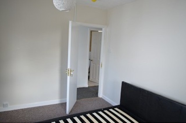  Image of House Share to rent in Sweet Briar Green London N9 at South Eastern Avenue  Edmonton, N9 9NJ