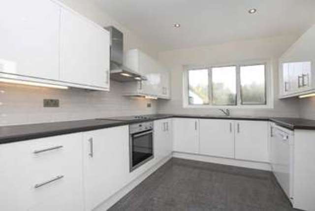  Image of 4 bedroom Detached house to rent in South Lane New Malden KT3 at New Malden, KT3 5RN