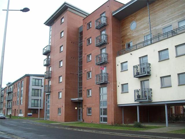  Image of 2 bedroom Flat to rent in South Victoria Dock Road Dundee DD1 at City Centre Dundee Dundee, DD1 3BQ