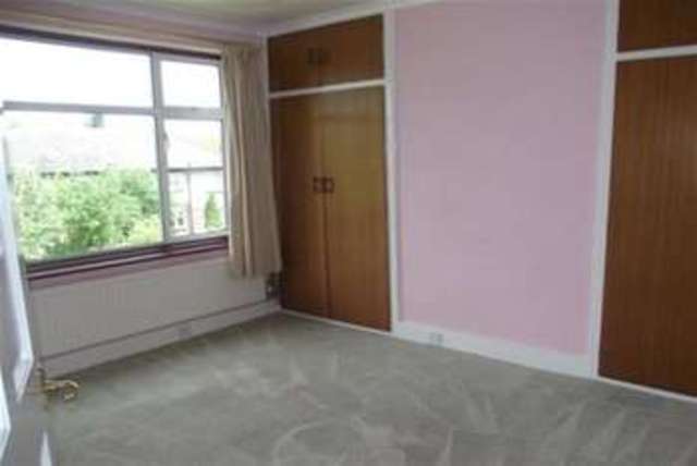  Image of 3 bedroom Detached house to rent in Cadogan Gardens London E18 at London, E18 1LY