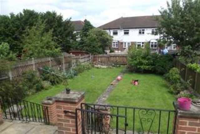  Image of 3 bedroom Detached house to rent in Cadogan Gardens London E18 at London, E18 1LY