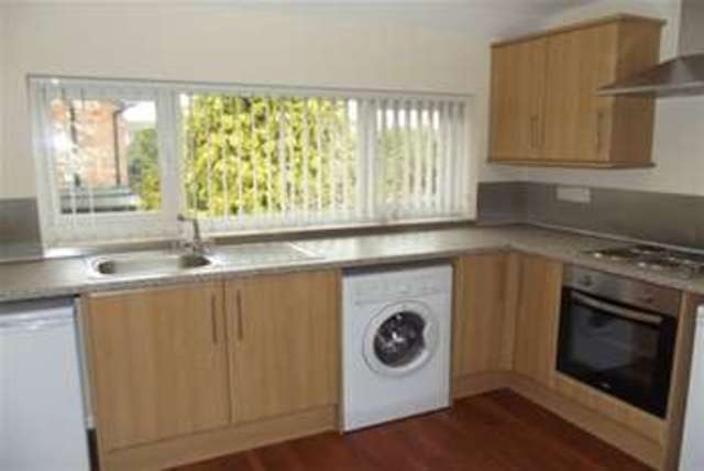  Image of 3 bedroom Flat to rent in Southcrest Road Redditch B98 at Redditch, B98 7JQ