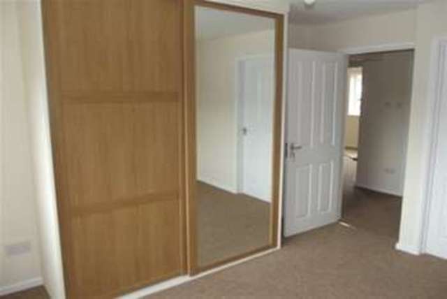  Image of 3 bedroom Flat to rent in Southcrest Road Redditch B98 at Redditch, B98 7JQ