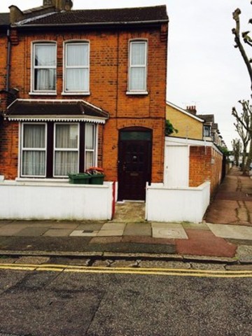  Image of 3 bedroom End of Terrace to rent in Southend Road London E6 at SOUTHEND ROAD  EAST HAM, E6 2AA