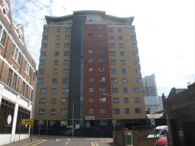  Image of 1 bedroom Apartment to rent in Hainault Street Ilford IG1 at SPECTRUM TOWER 2 - 20 HAINUALT STREET ILFORD, IG1 4GZ