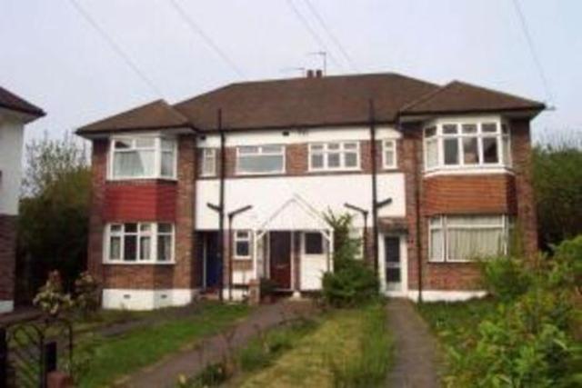  Image of 2 bedroom Detached house to rent in Speyside London N14 at Speyside  Southgate, N14 4DJ
