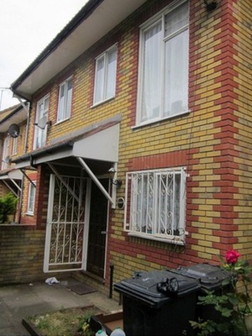  Image of 3 bedroom Terraced house for sale in Springfield London E5 at Springfield  London, E5 9EF