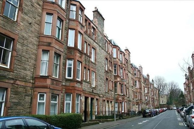  Image of 1 bedroom Flat to rent in Springvalley Terrace Edinburgh EH10 at Morningside Edinburgh Edinburgh, EH10 4PZ