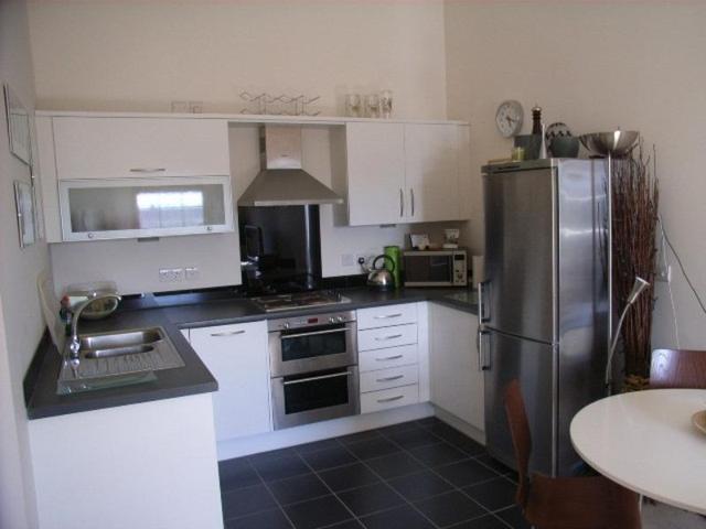  Image of 1 bedroom Flat to rent in St. Georges Walk Gosport PO12 at Gosport, PO12 1FH