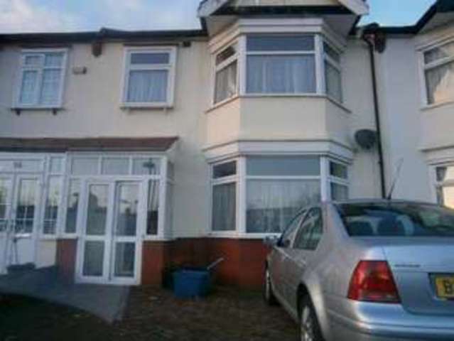  Image of 5 bedroom Detached house to rent in St. Georges Road Cranbrook Ilford IG1 at St Georges Road  Ilford, IG1 3PQ