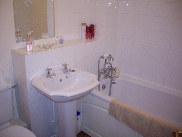  Image of 2 bedroom Detached house to rent in St. James Gardens Chadwell Heath Romford RM6 at St James Garden  little heath, RM6 5RY
