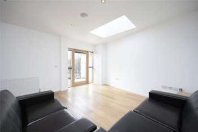  Image of 2 bedroom Flat to rent in St. John