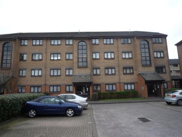 Image of 2 bedroom Flat to rent in King Street Gosport PO12 at St Matthews Court King Street Gosport, PO12 1AW