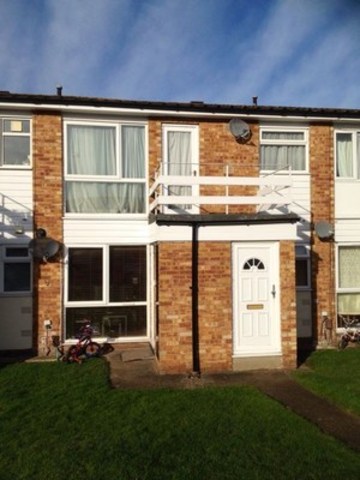 Image of 2 bedroom Flat to rent in St. Peters Close Ilford IG2 at ST PETERS CLOSE  NEWBURY PARK, IG2 7QN