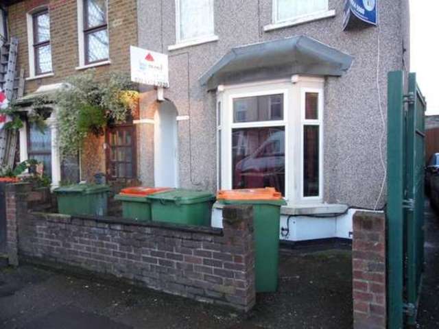  Image of 2 bedroom Ground Flat for sale in Stanley Road London E12 at Stanley Road  London, E12 6RL